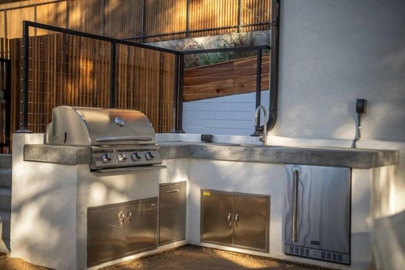 Skyline Serenity Lux Hilltop Retreat And Sauna Casa vacanze *